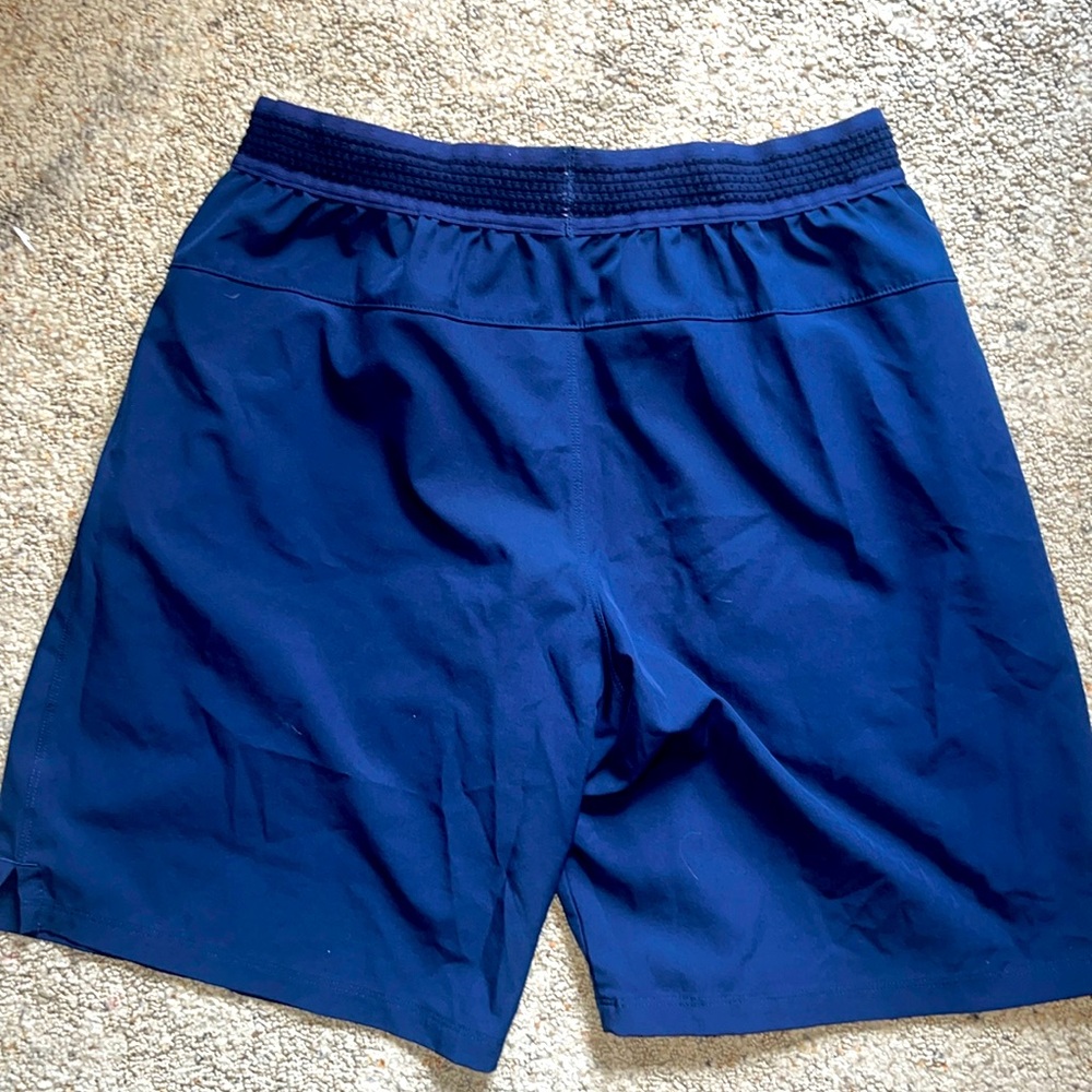 Fabletics Shorts 7” M (unlined)